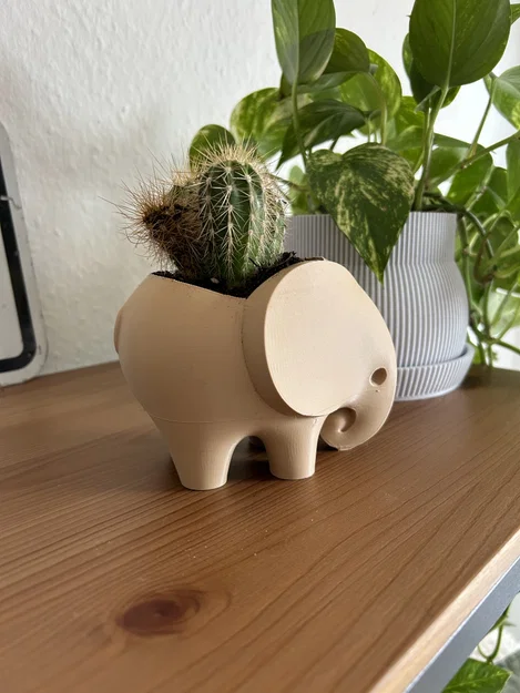 Chậu trồng cây hình chú voi 3D (Elephant Planter) xinh xắn - Image 1
