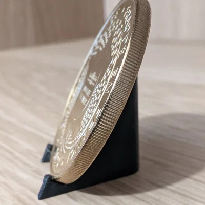 Chân đế trưng bày tiền xu (Display Coin Holder) in 3D nhỏ gọn