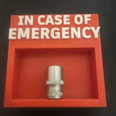Giá đỡ đầu tuýp 10mm In Case Of Emergency trang trí xưởng cơ khí