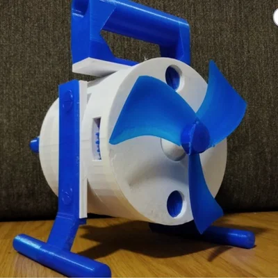 Quạt Cầm Tay Vận Hành Bằng Cơ Học (Hand Powered Fan) Độc Đáo