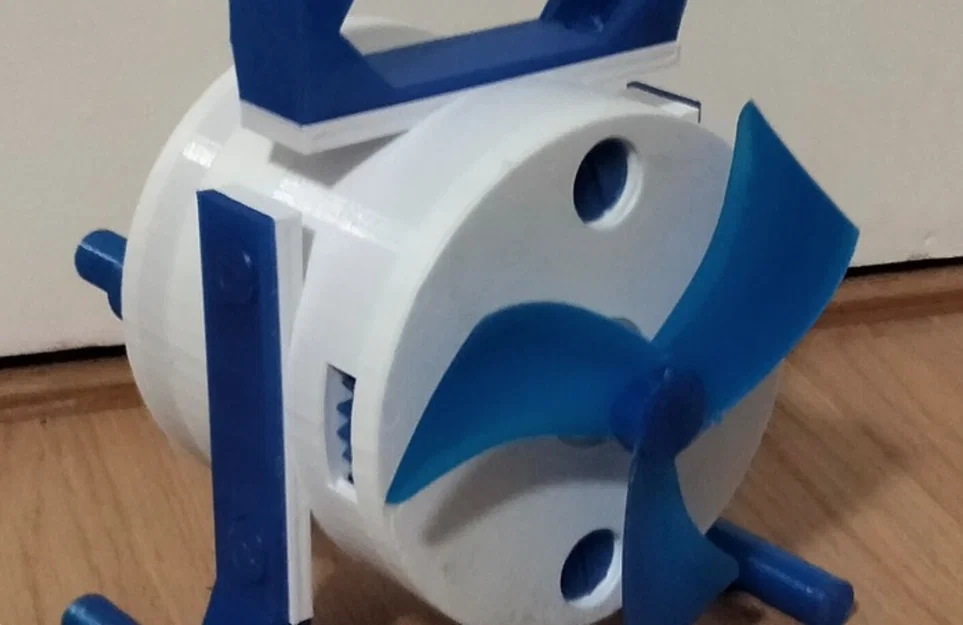 Quạt Cầm Tay Vận Hành Bằng Cơ Học (Hand Powered Fan) Độc Đáo - Image 2