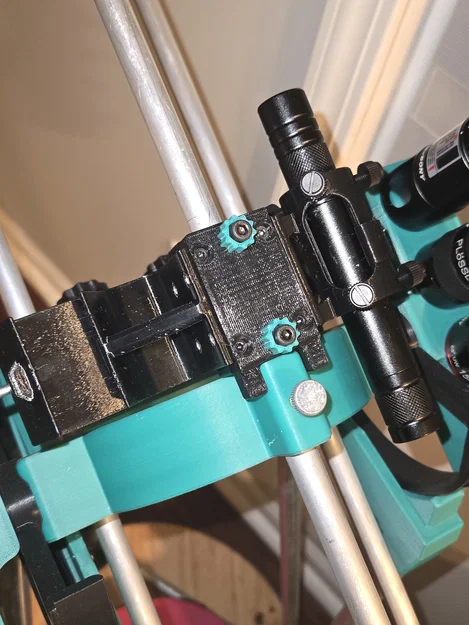 Ngàm gắn phụ kiện đa năng Hadley (Hadley Universal Attachment Mount) - Image 2