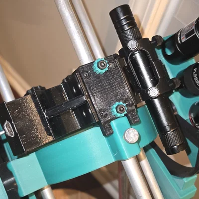 Ngàm gắn phụ kiện đa năng Hadley (Hadley Universal Attachment Mount)