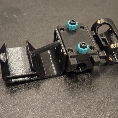 Ngàm gắn phụ kiện đa năng Hadley (Hadley Universal Attachment Mount)