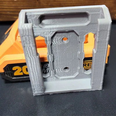 Ngàm gắn tường cho pin INGCO P20 (Wall Holder) gọn gàng, chắc chắn