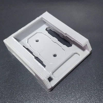 Ngàm gắn tường cho pin INGCO P20 (Wall Holder) gọn gàng, chắc chắn