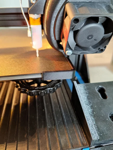Gá canh chỉnh tấm PEI cho Ender 3 (V2) - Image 1