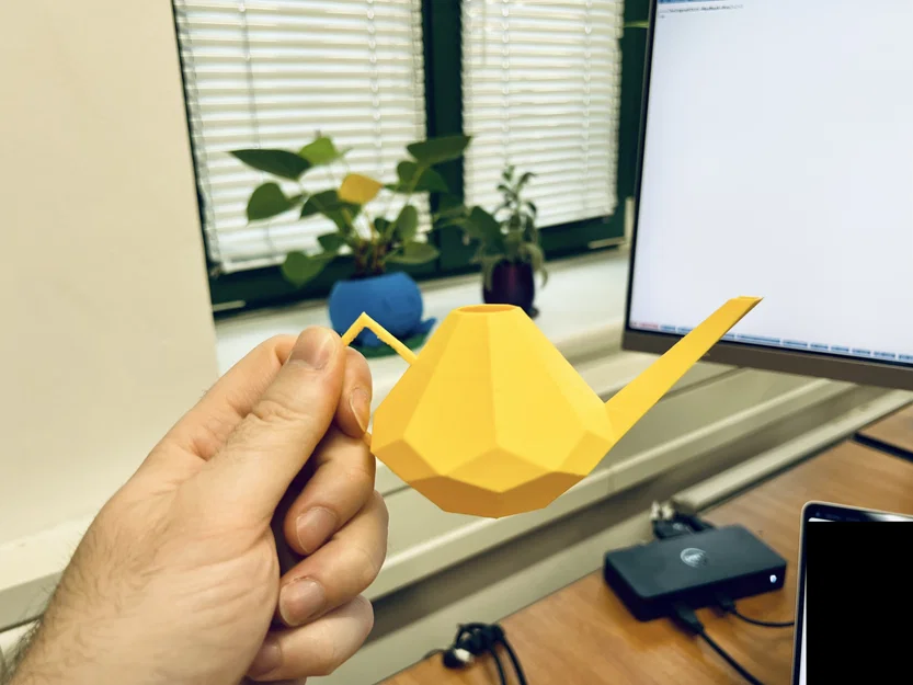 Bình tưới cây nhỏ hình kim cương - Image 1