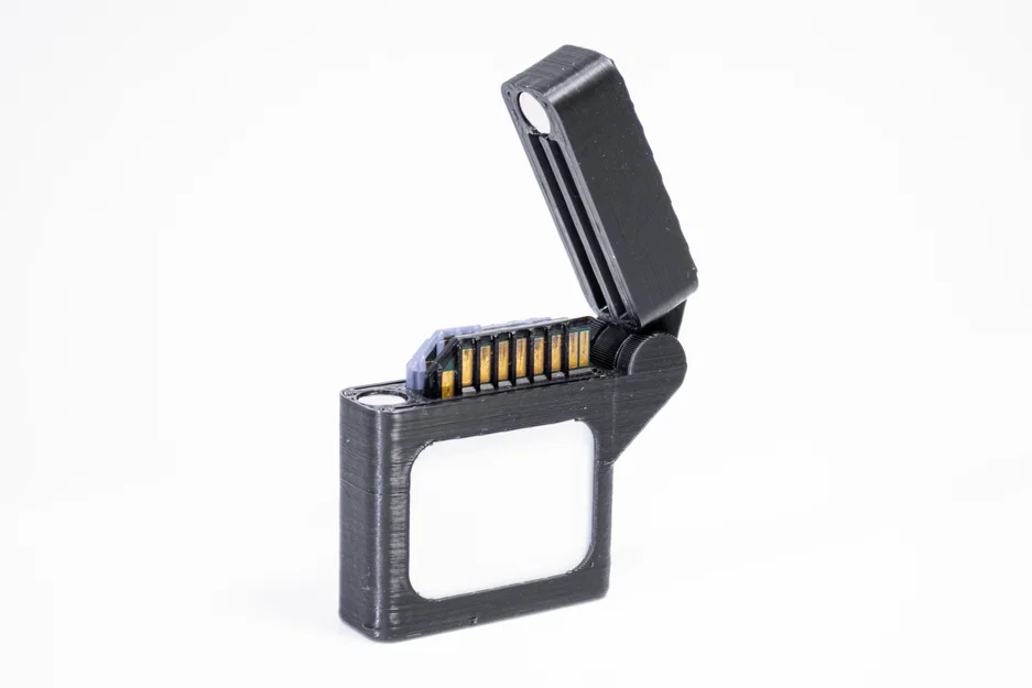 Hộp Thẻ SD 2 Nhãn Kiểu Zippo (Dual Labeled SD Card Case - Zippo Style) - Image 1