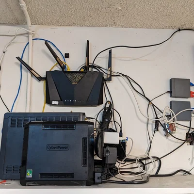 Giá treo tường cho router Asus AX88U (Asus AX88U Router Wall Mount)