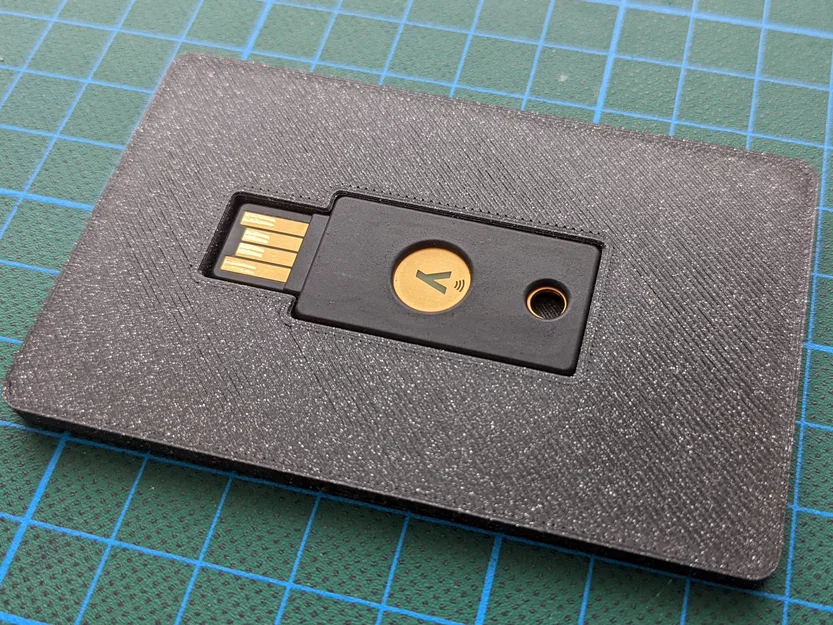 Khay bảo vệ YubiKey thiết kế chuẩn thẻ tín dụng - Image 1