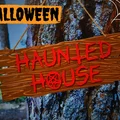 Bảng hiệu Ngôi Nhà Ma Halloween (Halloween Haunted House Sign) - Thumbnail 1