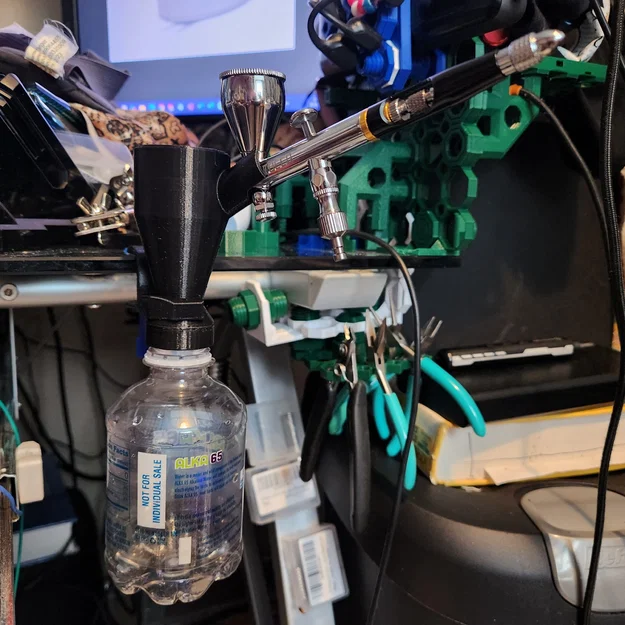 Giá đỡ Cyclone cho Airbrush kèm kẹp bàn (Desk Clamp) - Image 1