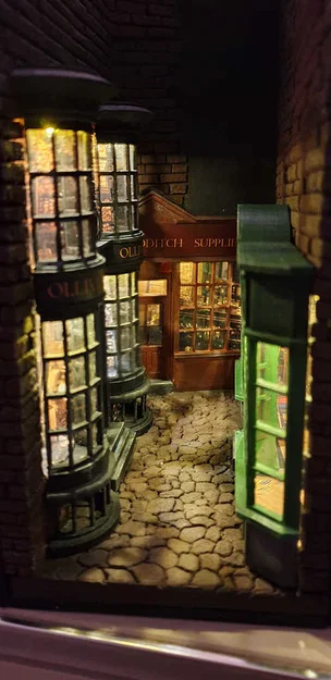 Mô hình Book Nook Hẻm Xéo (Diagon Alley) Harry Potter - Image 4