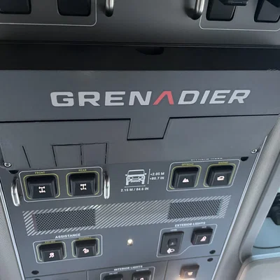 Giá Đựng Kính Mát Gắn Trần Cho INEOS Grenadier (Phiên Bản Low-Profile)
