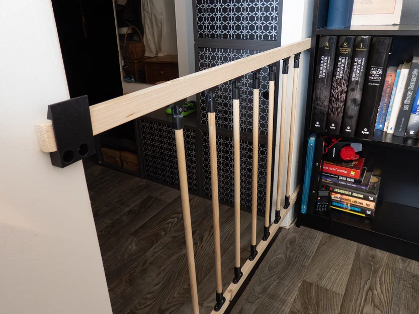 Rào chắn trẻ em gấp gọn (Collapsible childproof barrier) - Image 1