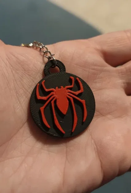 Móc khóa Spiderman 3D in 2 màu cực đẹp cho fan Marvel - Image 1
