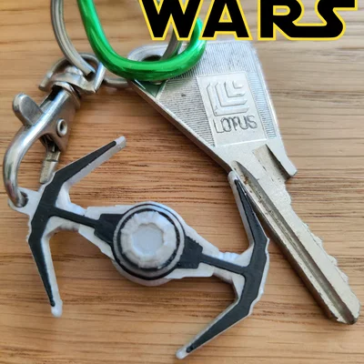 Móc khóa TIE Fighter của Darth Vader trong Star Wars