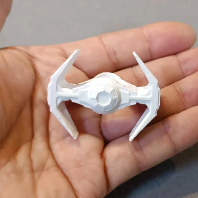 Vòng giữ khăn quàng cổ hình tàu chiến TIE Fighter in 3D độc đáo