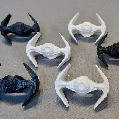 Vòng giữ khăn quàng cổ hình tàu chiến TIE Fighter in 3D độc đáo