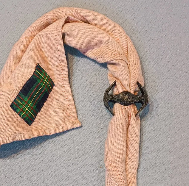 Vòng giữ khăn quàng cổ hình tàu chiến TIE Fighter in 3D độc đáo - Image 10