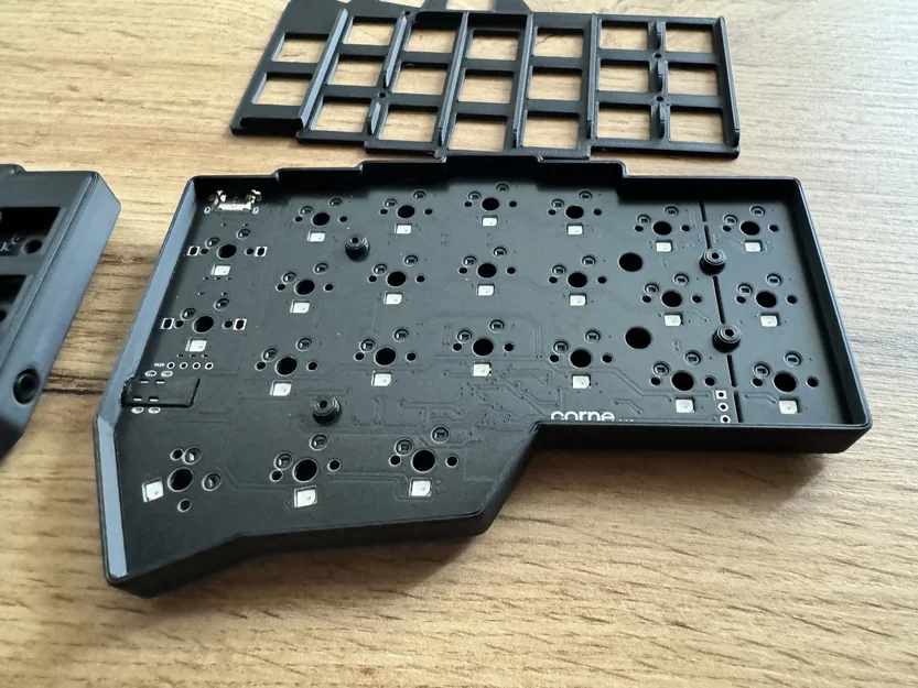 Case mới Corne (crkbd) split keyboard V4.1 kèm plate gia cường - Image 2
