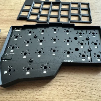 Case mới Corne (crkbd) split keyboard V4.1 kèm plate gia cường