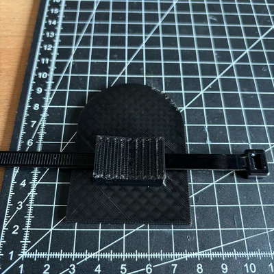 Đế gắn tem kiểm định xe máy in 3D tiện lợi