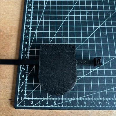 Đế gắn tem kiểm định xe máy in 3D tiện lợi