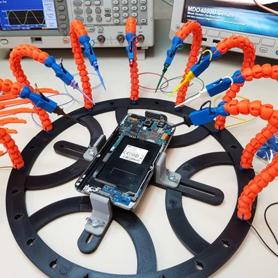 Trạm làm việc PCB Workstation XL với cánh tay khớp nối