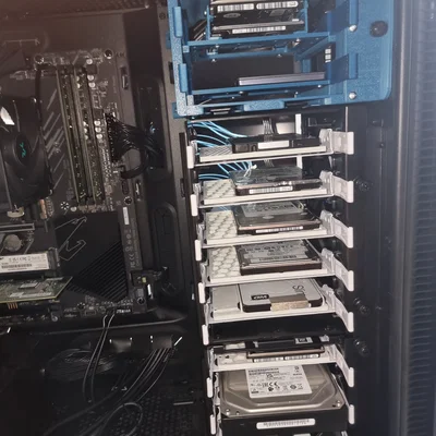 Khay gắn thêm ổ cứng 3D cho thùng máy Define R5