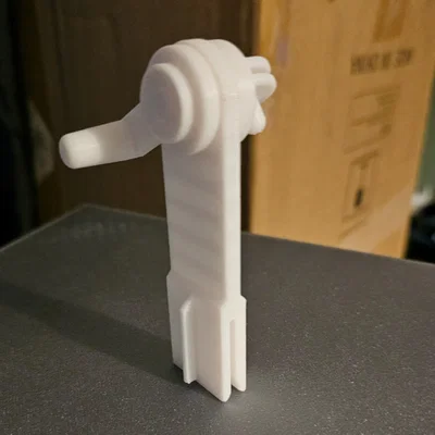 Dụng cụ cuốn chỉ thêu (Bobbin Winder) in 3D tiện lợi cho người thêu