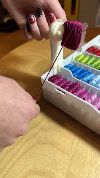 Hộp Organizer Chỉ Thêu / Chỉ Làm Vòng Tay Tình Bạn (Embroidery Floss Organizer) - Image 5