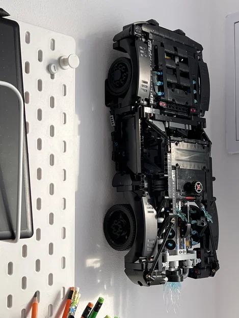 LEGO 42127 Batman - Batmobile - Giá treo tường - Image 1