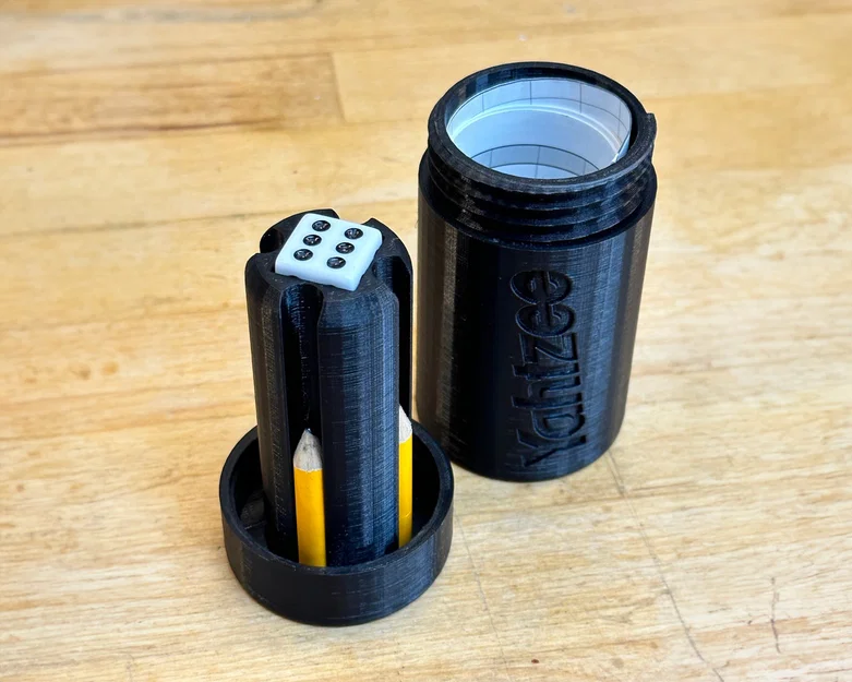 Hộp đựng Yahtzee du lịch bỏ túi (Pocket Travel Yahtzee Container) - Image 1