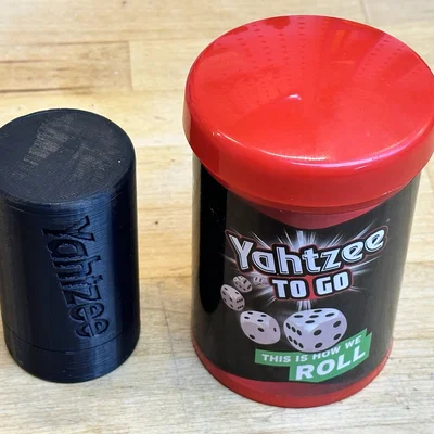 Hộp đựng Yahtzee du lịch bỏ túi (Pocket Travel Yahtzee Container)