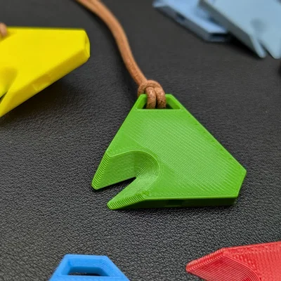 Móc khóa còi & gỡ ve Tick Whistle Keychain