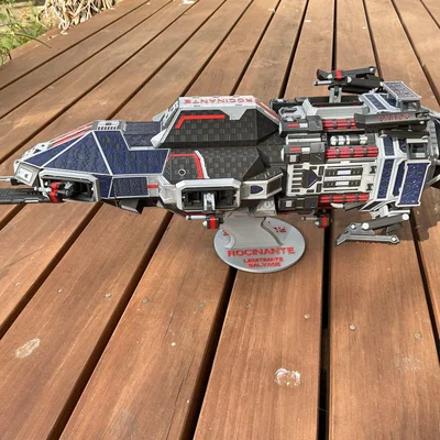Mô hình tàu vũ trụ Rocinante (The Expanse) in 3D đa màu cực chất