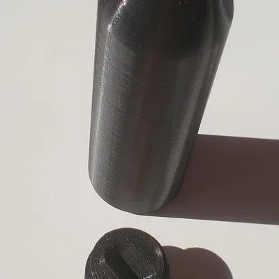 Sploof có nắp đáy vặn ren (screw-in bottom closure)