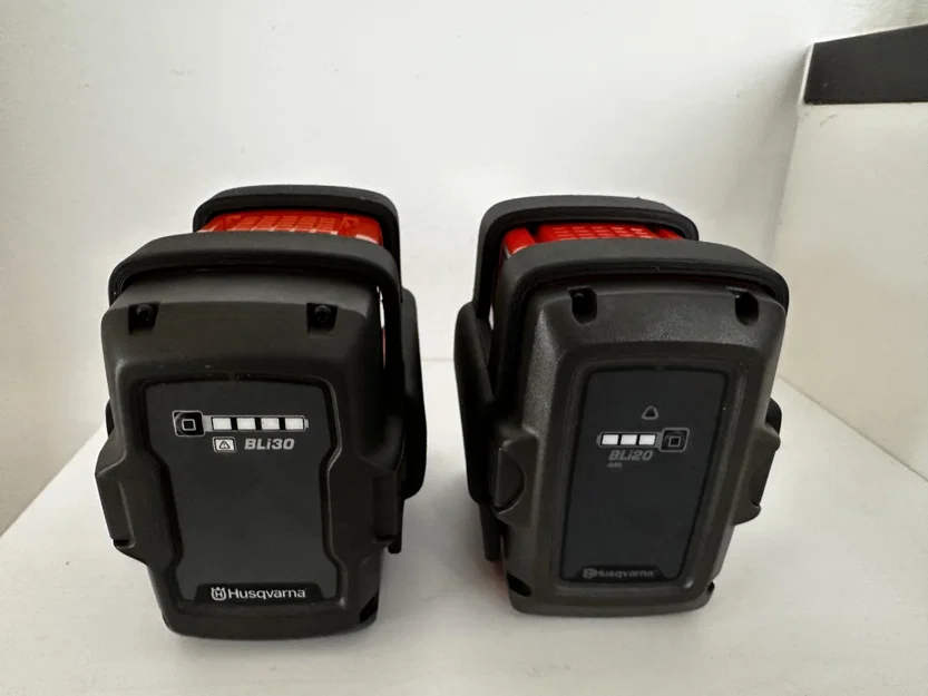 Giá treo tường pin Husqvarna BLi (giảm trọng lượng) - Image 1