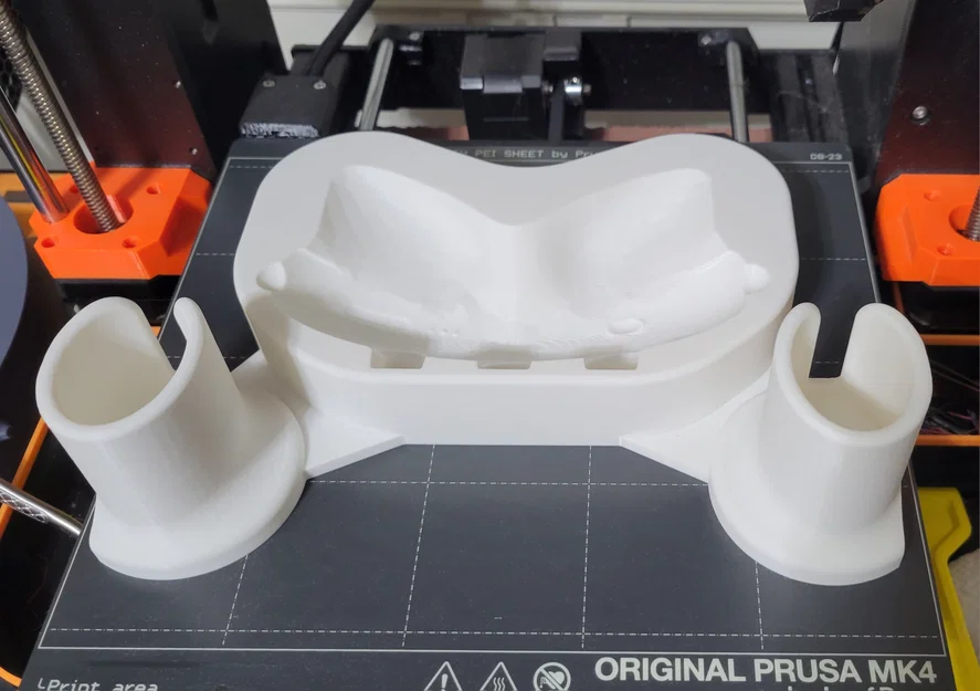 Chân đế 3D đa năng cho Meta Quest 3 - Gọn gàng và thẩm mỹ - Image 1