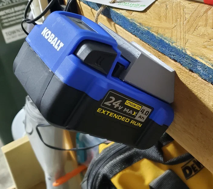 Giá treo pin Kobalt 24V - Phụ kiện in 3D gọn gàng cho xưởng - Image 1