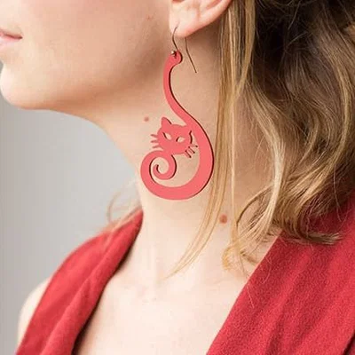 Mẫu bông tai hình mèo cách điệu in 3D độc đáo