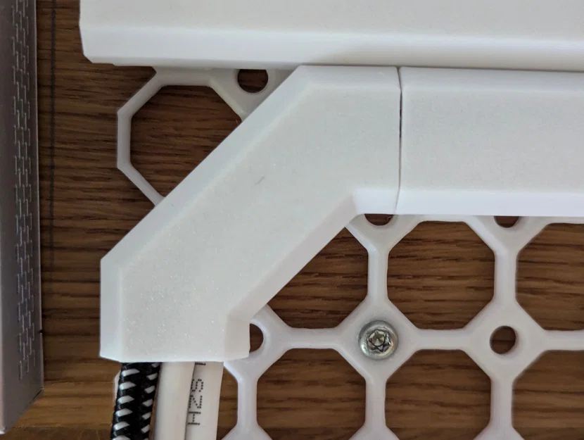 Khớp nối góc 45 độ đi dây cáp cho Multiboard - Image 1