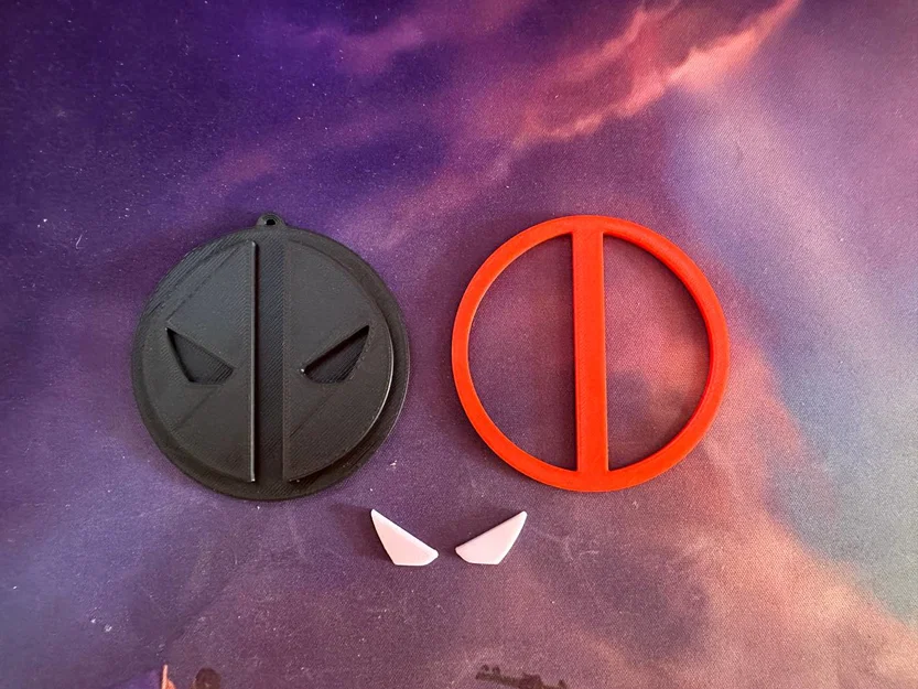 Móc khóa logo Deadpool dạng ghép từng phần - Image 1