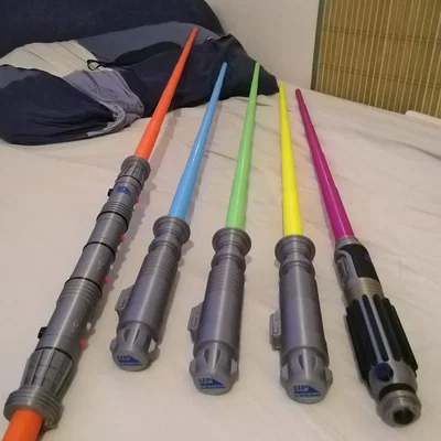 Lightsaber Darth Maul dạng rút gọn 2 đầu (Collapsing Darth Maul two-sided)