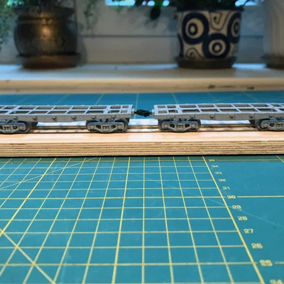 Toa platform/flatbed wagon tỉ lệ H0 với coupler kiểu Mỹ