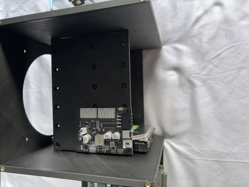 Lenovo ThinkCentre Tiny NAS – Case gắn 6 HDD 3.5" cho ThinkCentre Tiny - Image 2