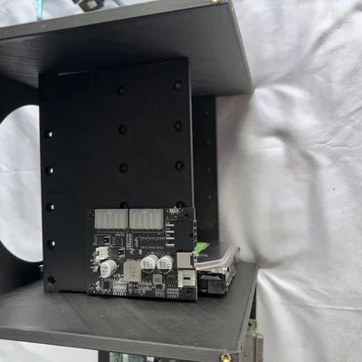 Lenovo ThinkCentre Tiny NAS – Case gắn 6 HDD 3.5" cho ThinkCentre Tiny