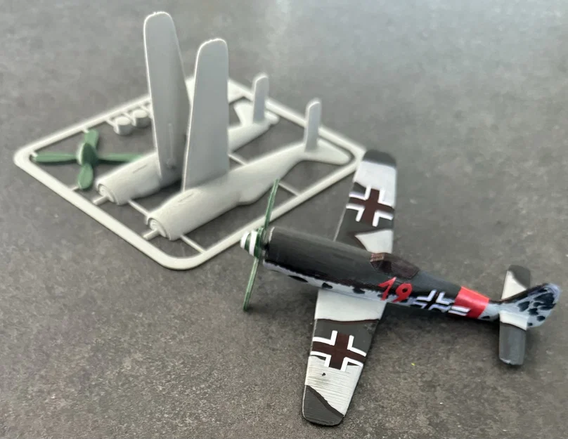 Mô hình lắp ráp máy bay Focke-Wulf Fw 190 dạng Kit Card độc đáo - Image 5